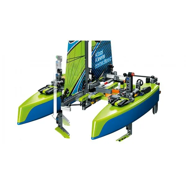 Technic 42105 Катамаран