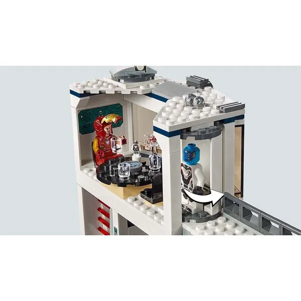 Super Heroes 76131 Битва на базе Мстителей