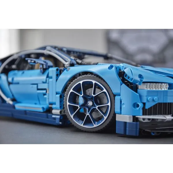 Technic 42083 Бугатти Широн