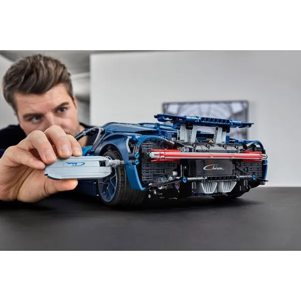 Technic 42083 Бугатти Широн