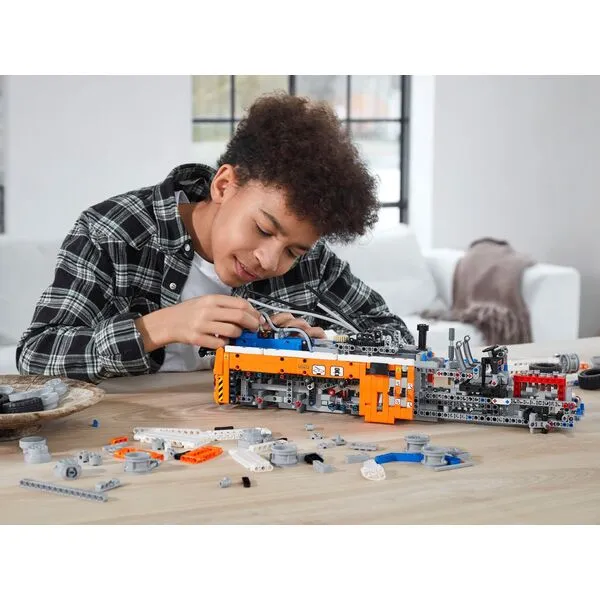 Technic 42128 Грузовой эвакуатор