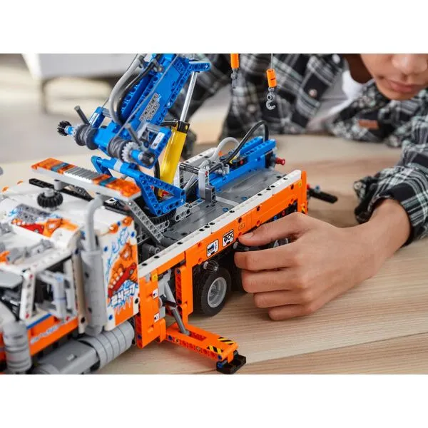 Technic 42128 Грузовой эвакуатор