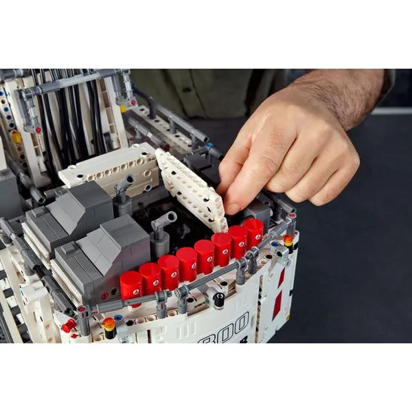 Technic 42100 Экскаватор Liebherr R 9800