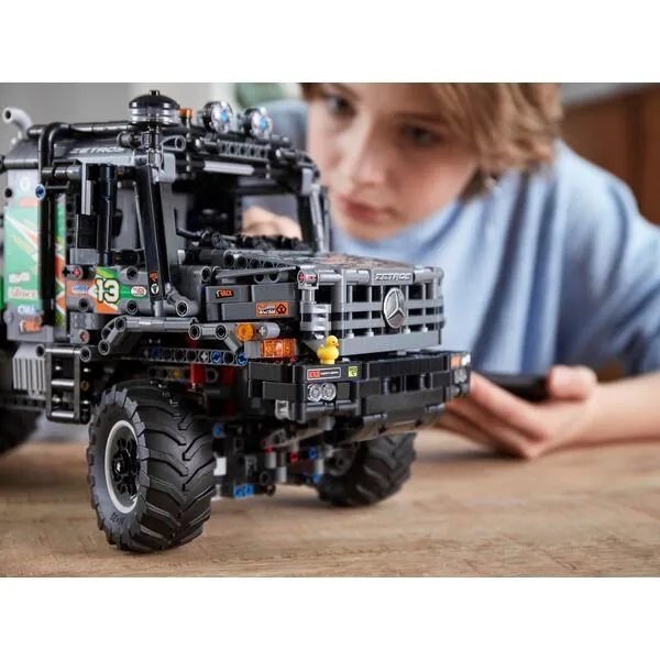 Technic 42129 Полноприводный грузовик-внедорожник Mercedes-Benz Zetros