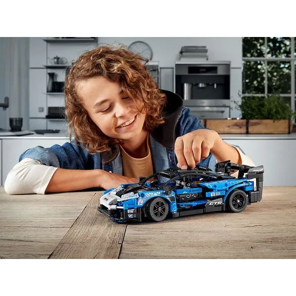 Technic 42123 McLaren Senna GTR