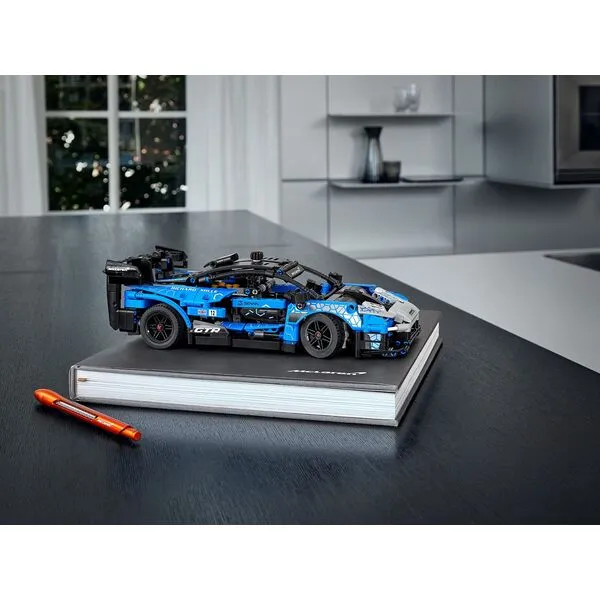 Technic 42123 McLaren Senna GTR