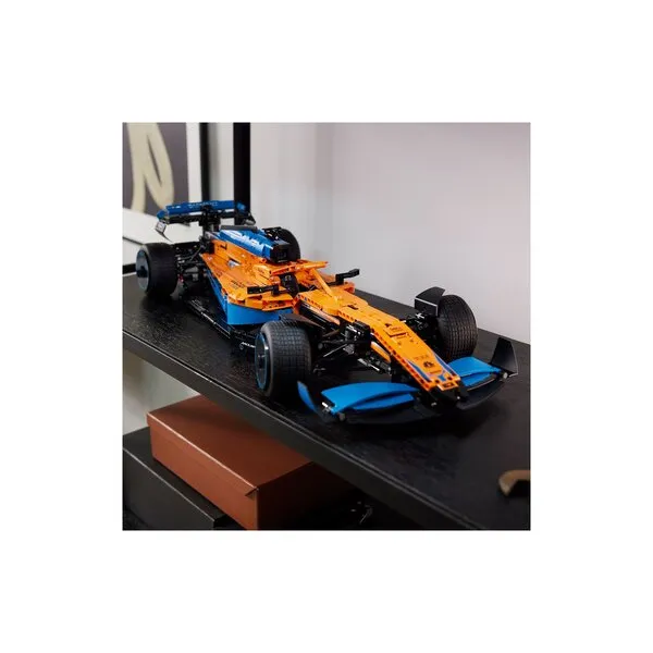 Technic 42141 Гоночный автомобиль McLaren Formula 1