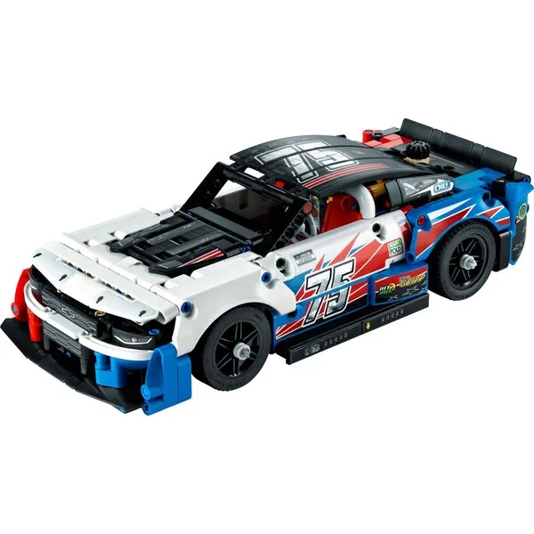 Technic 42153 Шевроле Камаро ZL1 нового поколения NASCAR