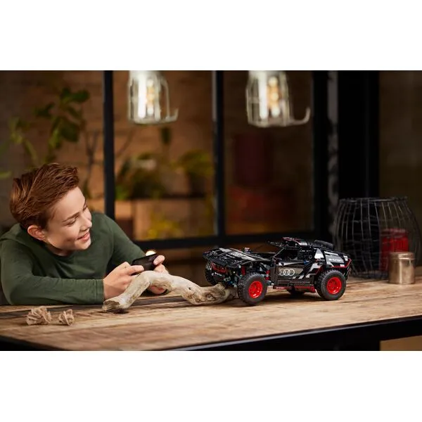 Technic 42160 Audi RS Q e-tron