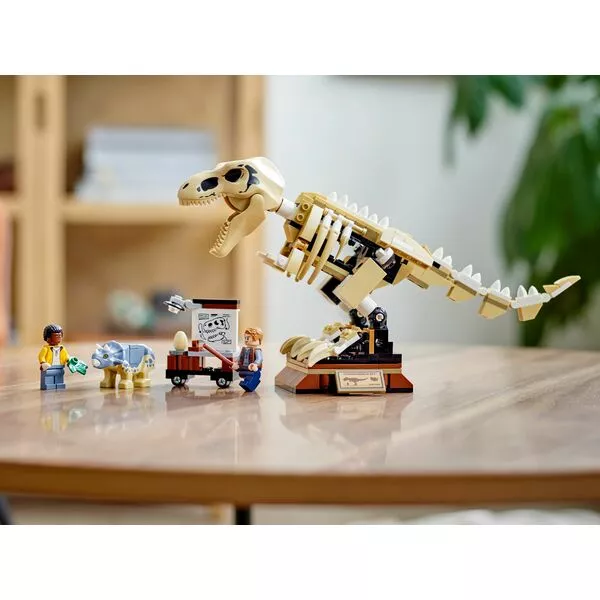 Jurassic World 76940 Скелет тираннозавра на выставке