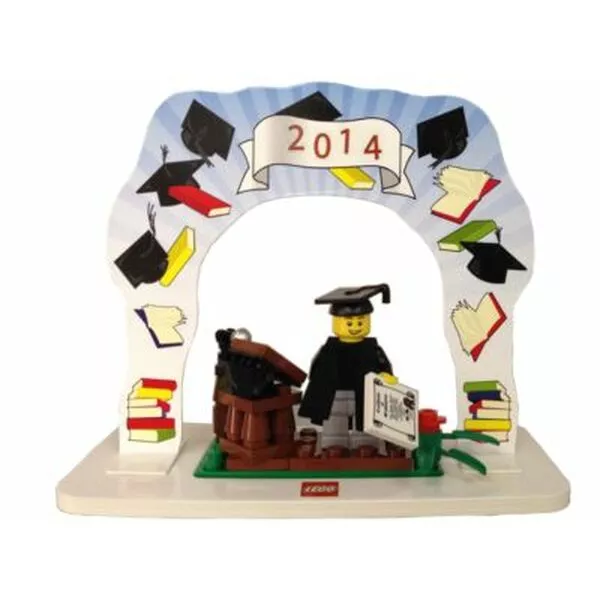 Exclusive 850935 Classic Minifigure Graduation Set