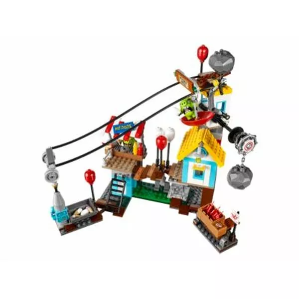 The Angry Birds Movie 75824 Pig City Teardown