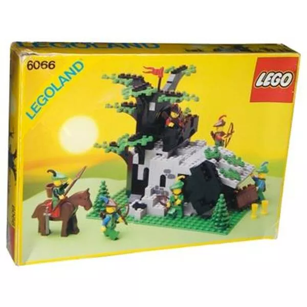 Castle 6066 Camouflaged Outpost