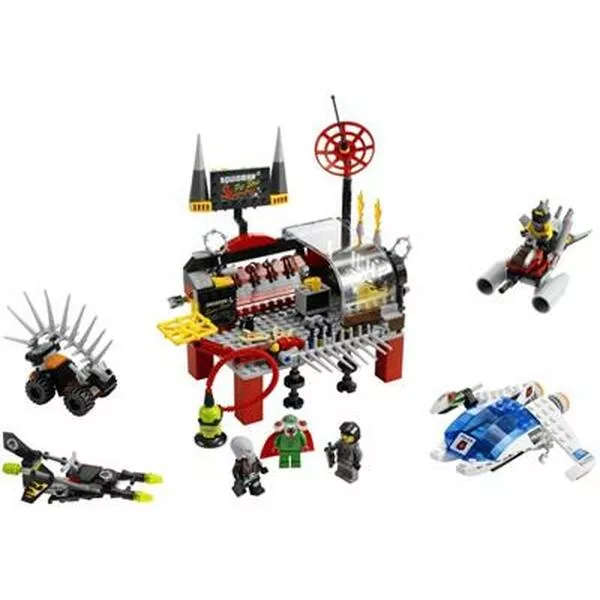 Space 5980 Squidman's Pitstop