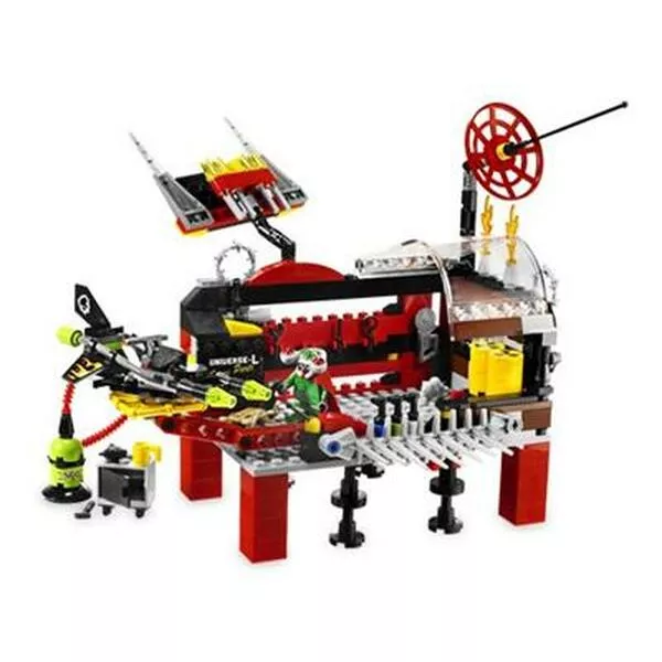 Space 5980 Squidman's Pitstop
