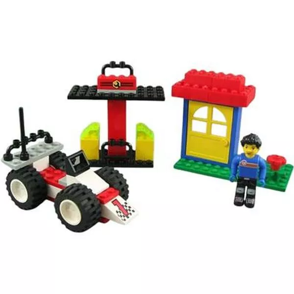 Creator 4173 Max's Pitstop