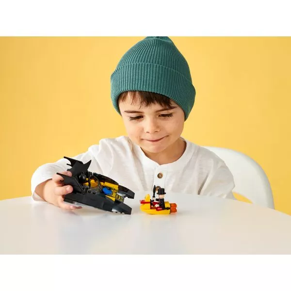 Super Heroes 76158 Погоня за Пингвином на Бэткатере