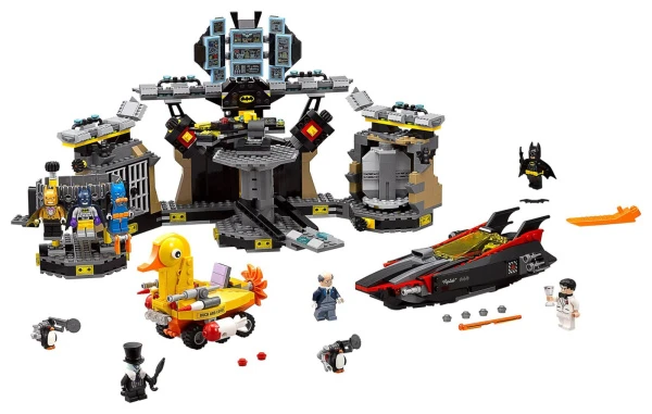 The LEGO Batman Movie 70909 Нападение на Бэтпещеру