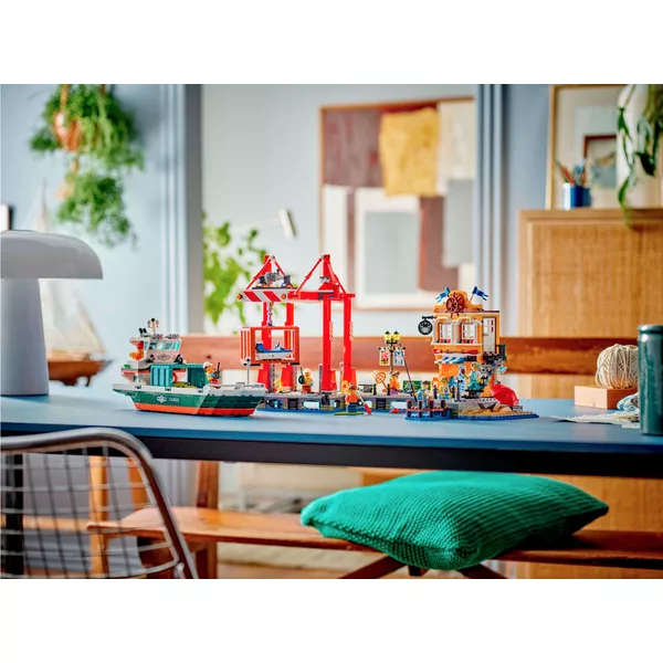 City 60422 Морской порт с грузовым судном