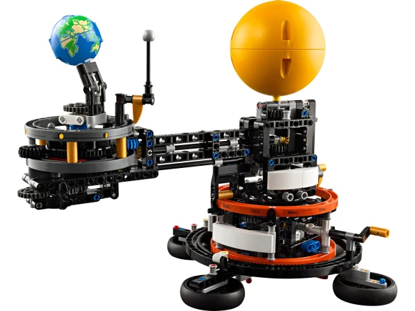 Technic 42179 Планета Земля и Луна на орбите