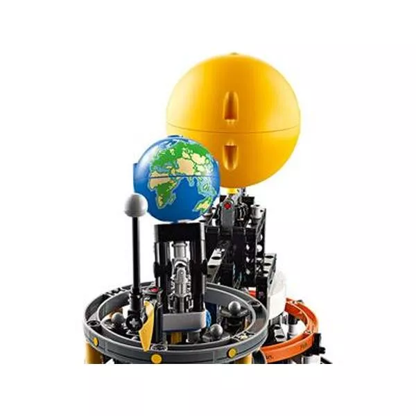Technic 42179 Planet Earth and Moon in Orbit