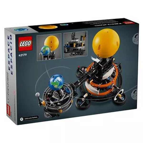 Technic 42179 Planet Earth and Moon in Orbit