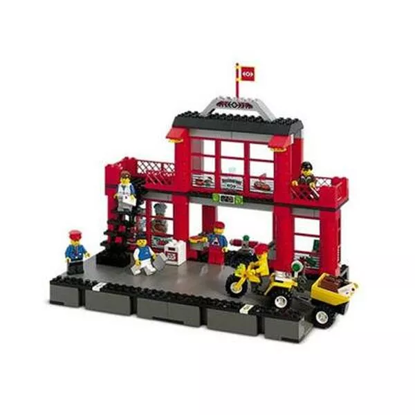 Trains 4556 Train Station