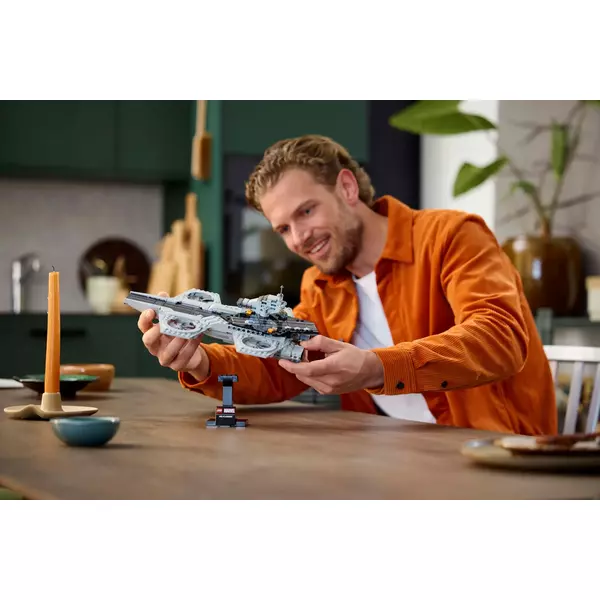 Marvel Super Heroes 76295 Геликарриер Мстителей