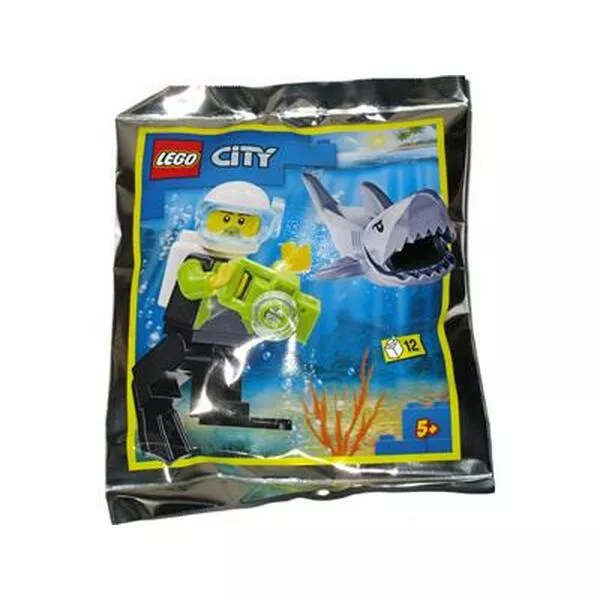 City 952019 Scuba Diver and Shark