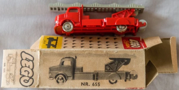 Classic 655-2 Пожарная машина Mercedes 1:87