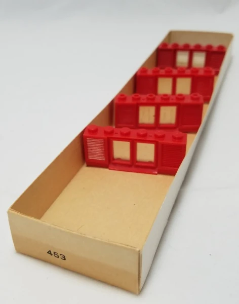 Classic 453-2 Окна с жалюзи 1x6x2 красные или белые