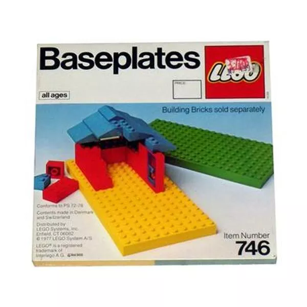 Basic 746 Baseplates, Green and Yellow