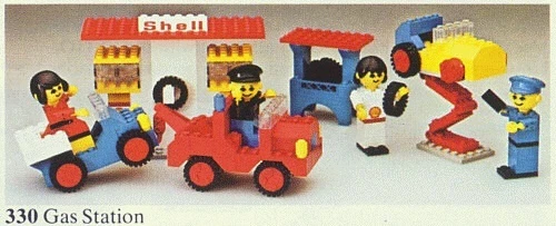 Building Set with People 330-2 Заправочная станция