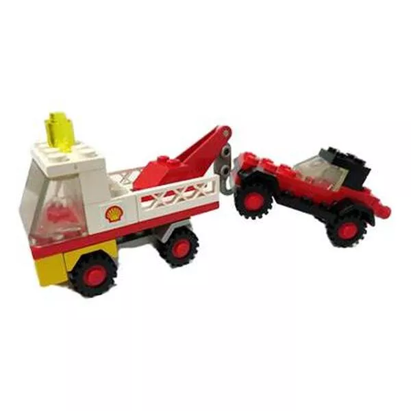 Town 642 Tow Truck and Car