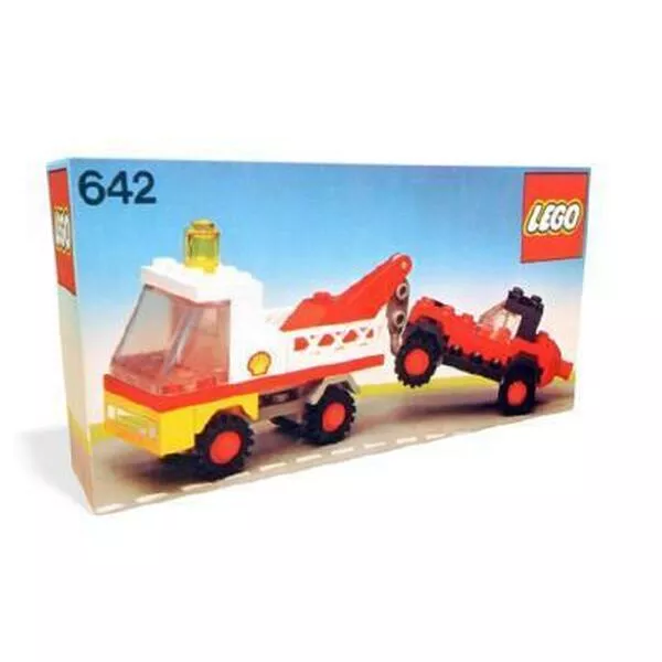 Town 642 Tow Truck and Car