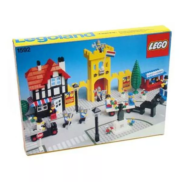 Town 1592 Town Square Castle Scene