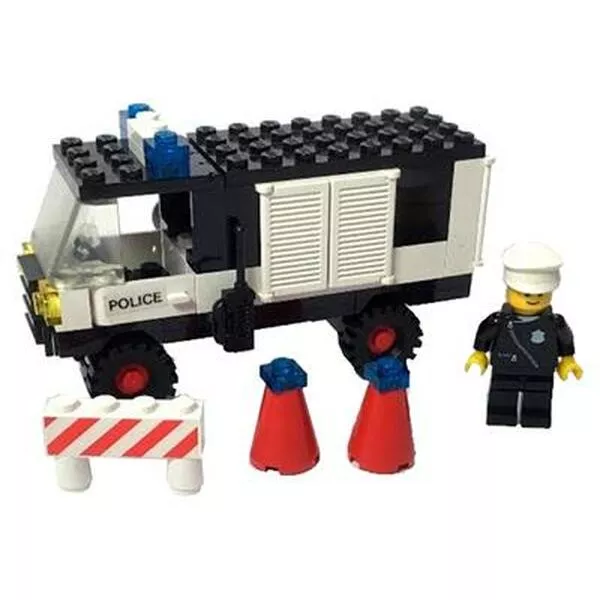 Town 6681 Police Van