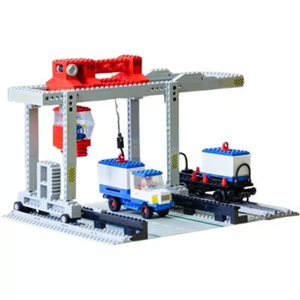 Trains 7823 Container Crane Depot