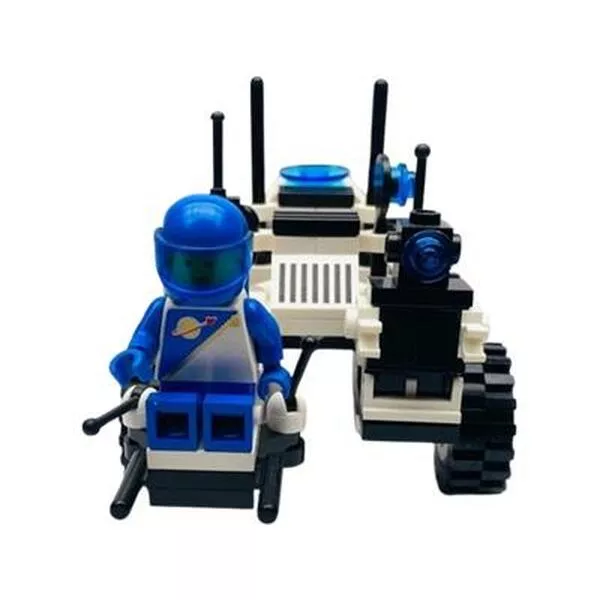 Space 1621 Lunar MPV Vehicle