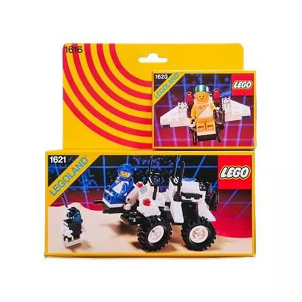 Space 1621 Lunar MPV Vehicle