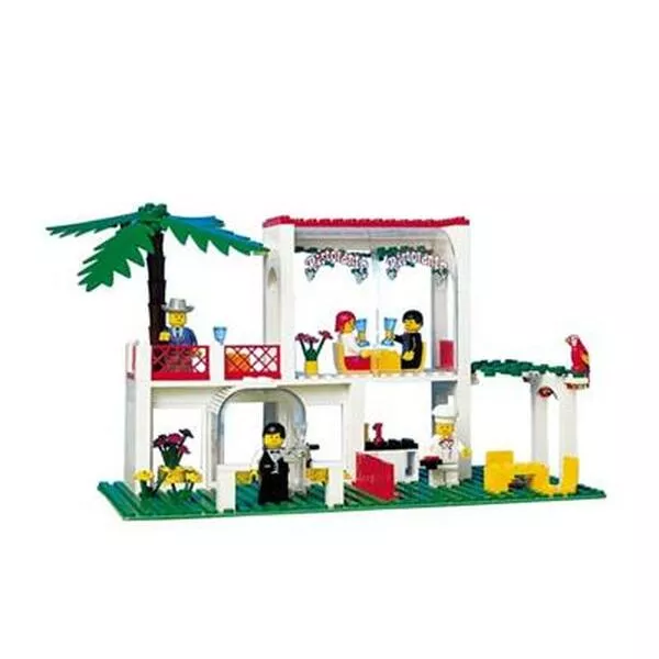 Town 6376 Breezeway Café