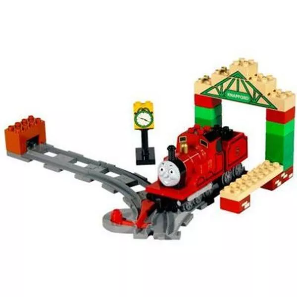 DUPLO 5552 James at Knapford Station