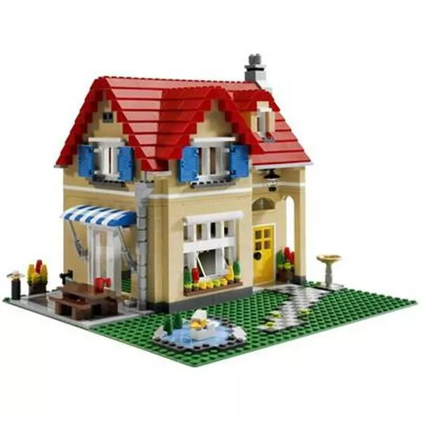 Creator 6754 Family Home