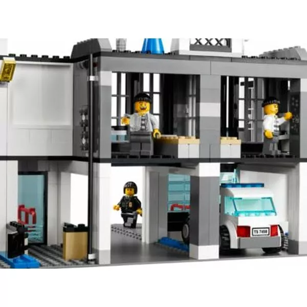 City 7498 Police Station