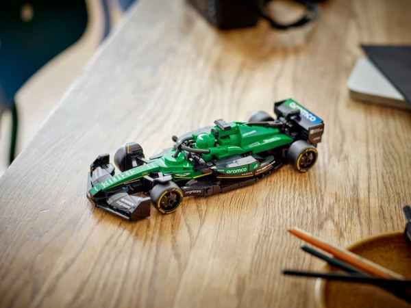 Speed Champions 77245 Aston Martin Aramco F1 AMR24 Race Car
