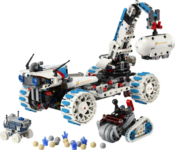 Technic 42211 Лунная база. Луноход