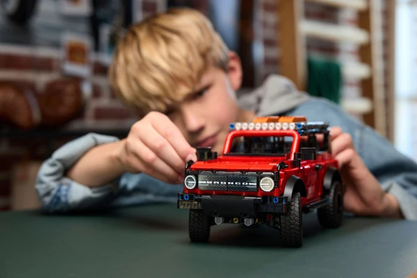 Technic 42213 Ford Bronco SUV