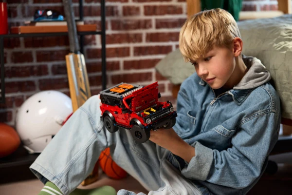 Technic 42213 Ford Bronco SUV
