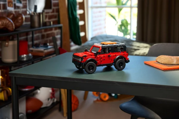 Technic 42213 Ford Bronco SUV
