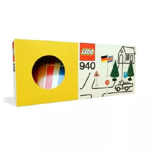 Basic 940 Flags, Signs and Trees